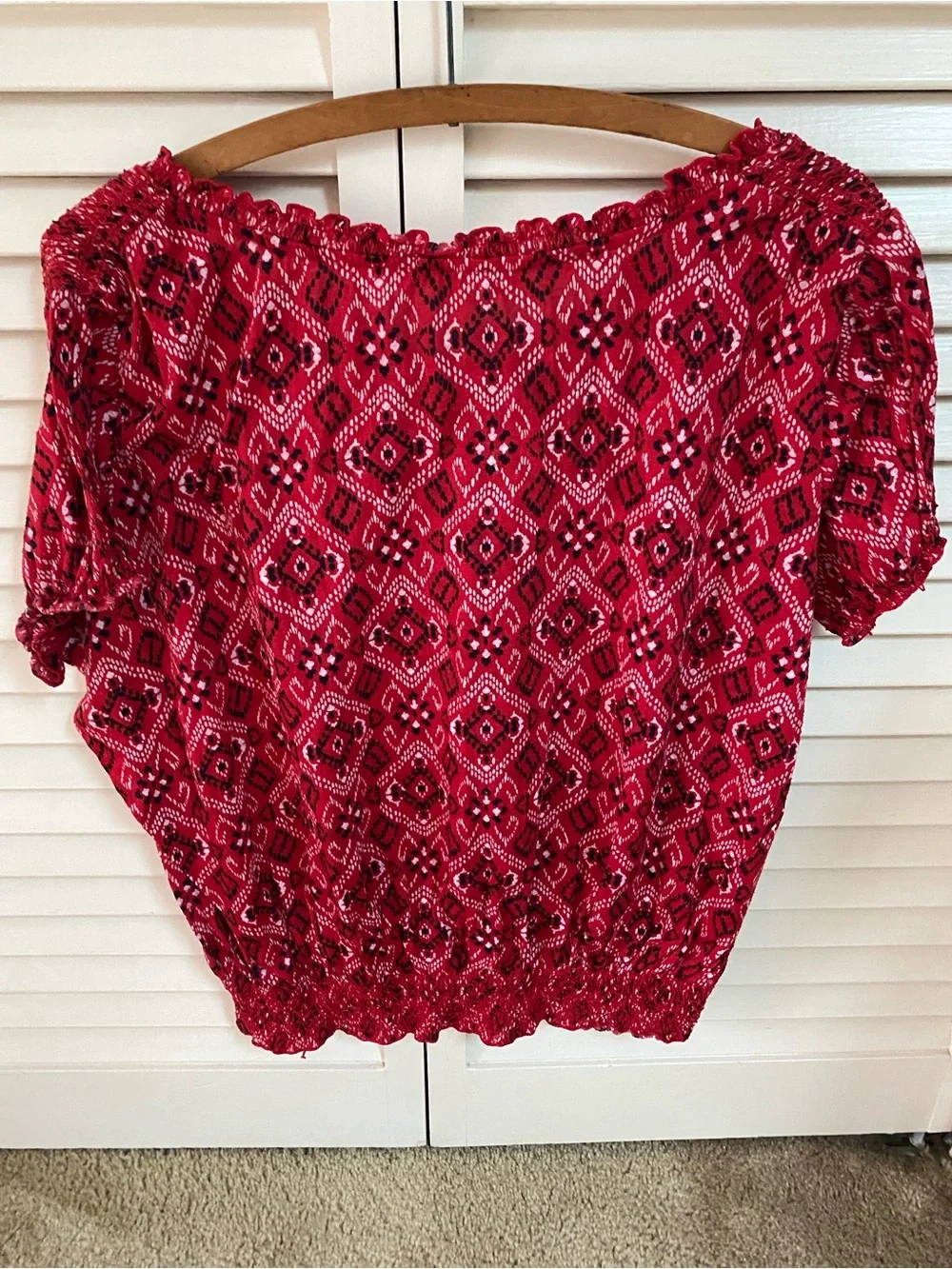Faded Glory Red Patterned Elastic Bottom Blouse - Picture 2 of 4